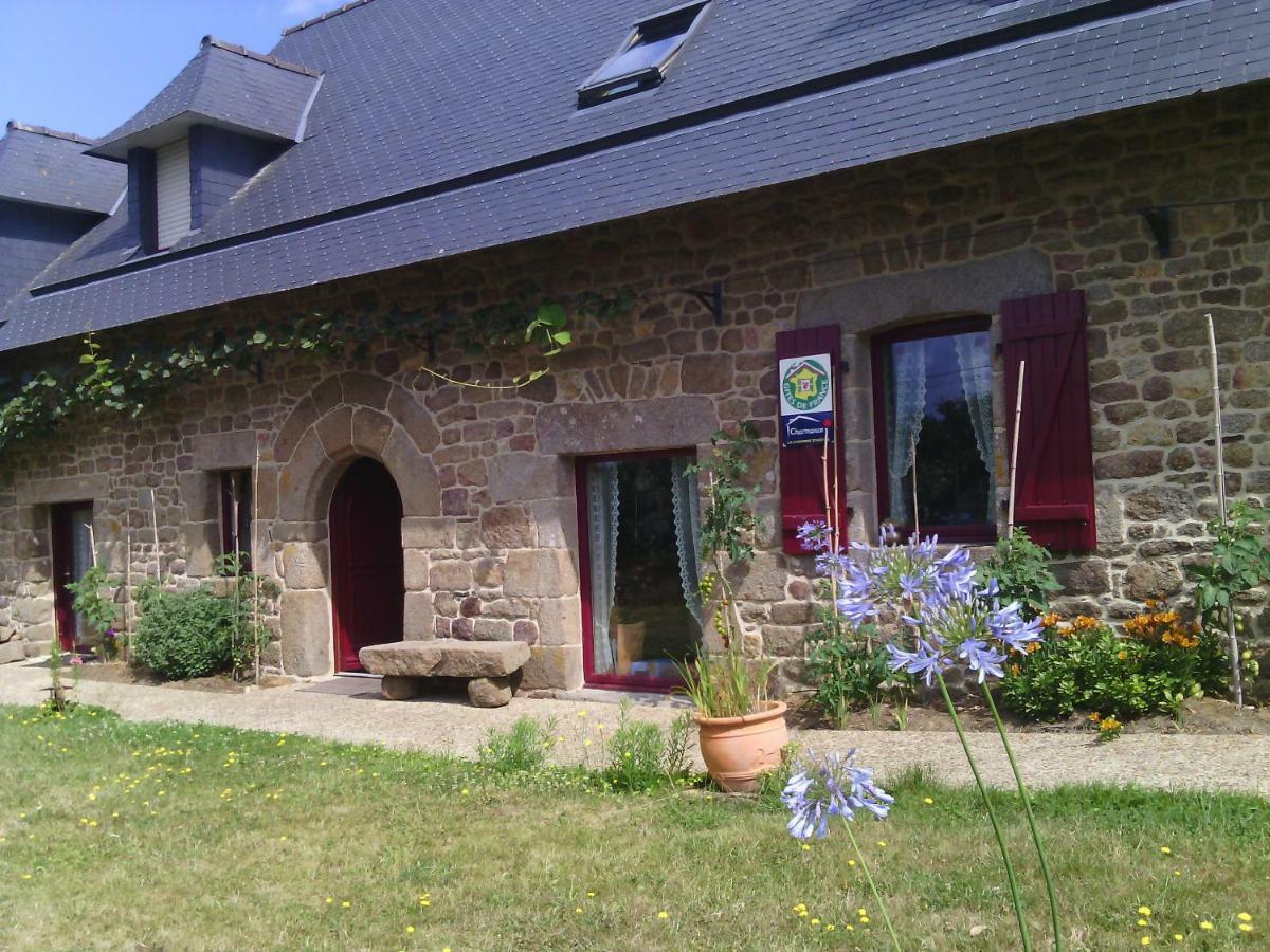 La Roche Bed and Breakfast Saint-Etienne-en-Cogles Eksteriør billede