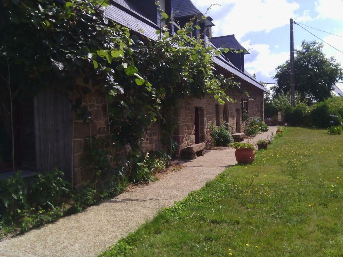 La Roche Bed and Breakfast Saint-Etienne-en-Cogles Eksteriør billede