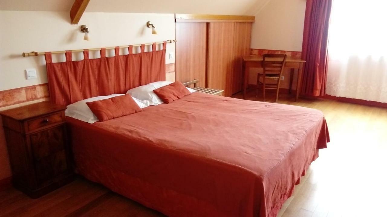 La Roche Bed and Breakfast Saint-Etienne-en-Cogles Eksteriør billede